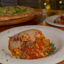 Lil Pesce's Restaurant - Lasagna and pizza!
