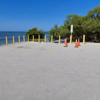 Anne’s Beach - Parking south lot - Beaches Near Me Anne’s Beach - Parking south lot - Beaches Near Me