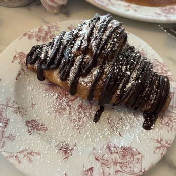 Little Hen - Chocolate croissant - Breakfast & Brunch Near Me - Miami, Florida