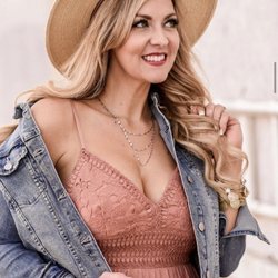 Angela Baba Styling - Giving her all of the confidence!
