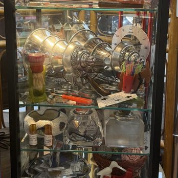 Armadillo Antiques N More - Vintage adult beverage items - Antiques Near Me - San Antonio, Texas