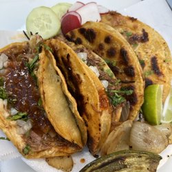 Tacos y Mariscos El Jefe