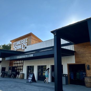 Tennessee Shine - Distilleries Near Me - Sevierville, Tennessee Tennessee Shine - Distilleries Near Me - Sevierville, Tennessee