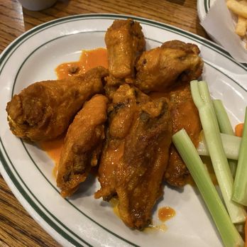Archie Moore’s - Buffalo wings - Dive Bars Near Me - Branford, Connecticut Archie Moore’s - Buffalo wings - Dive Bars Near Me - Branford, Connecticut
