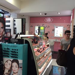Sephora - Benefit brow bar