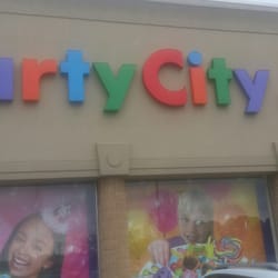 Party City of Massapequa - The parking lot