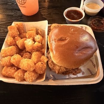 Bruxie - THE ORIGINAL wit SEASONED TOTS and a STRAWBERRY LEMONADE - Chicken Shop Near Me - Los Angeles, California