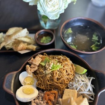 Som Boon Thai Kitchen - Dry noodles - Thai Near Me - Houston, Texas