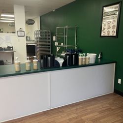 Philly Pretzel Factory - Self serve area- condiments/napkin