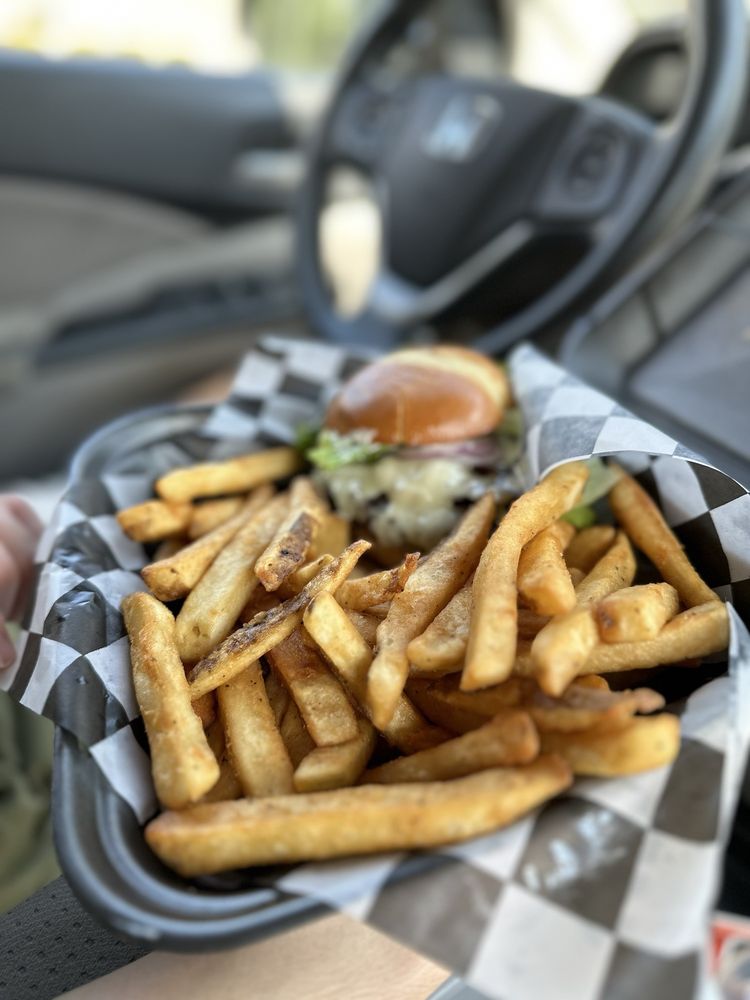 Dare Deli & Steamhouse