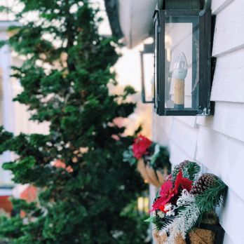 The Claiborne Bed and Breakfast - Adorable holiday decorations - Bed & Breakfast Near Me - Rocky Mount, Virginia