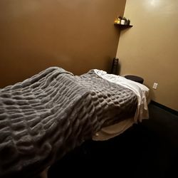 Hand & Stone Massage and Facial Spa - My room - I should have taken this before my massage, but, I forgot‍.
