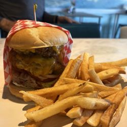 Seaside Grill - Big wave burger