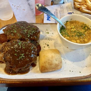 Carlisle's - Salisbury Steak - Gastropubs Near Me - Muskegon, Michigan Carlisle's - Salisbury Steak - Gastropubs Near Me - Muskegon, Michigan