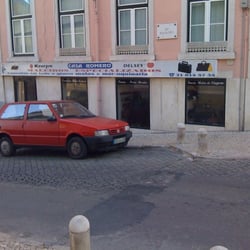 Fachada e rua.