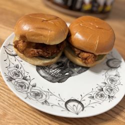 Chuck's Hot Chicken - Nashville Hot Chicken Sandwich heat level 3 and 5