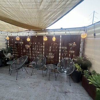 Maple Street Eatery - Patio - Bars Near Me - Livermore, California