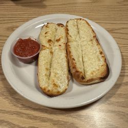 Classic Pizza - Cheesy garlic bread