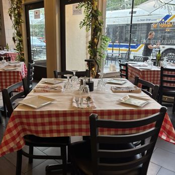 Augie's - Italian Near Me - Larchmont, New York Augie's - Italian Near Me - Larchmont, New York