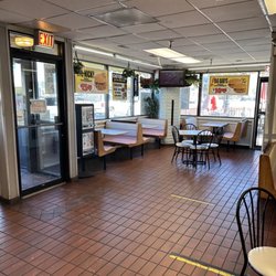 Nicky's the Real McCoy - Eating area