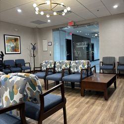 The Eye Specialists - Another side of lobby