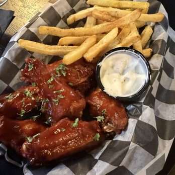 Kelli's - Wings with Kelli's Sauce - Coffee & Tea Near Me - Chicago, Illinois