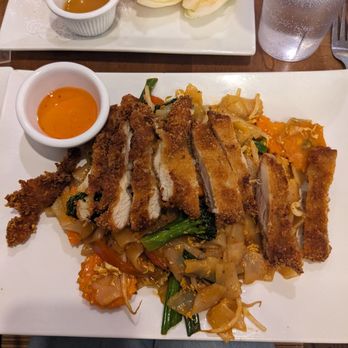 Pho Basil - Saigon Noodle with crispy chicken - Vietnamese Near Me - Boston, Massachusetts Pho Basil - Saigon Noodle with crispy chicken - Vietnamese Near Me - Boston, Massachusetts