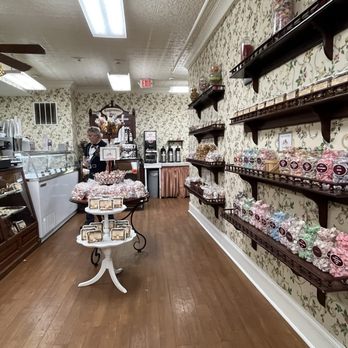 Joann's Fudge - Candy Stores Near Me - Mackinac Island, Michigan