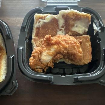 Super Chix - This is what a normal size one should look like that other one should never have gone out the door - Burgers Near Me - Vancouver, Washington