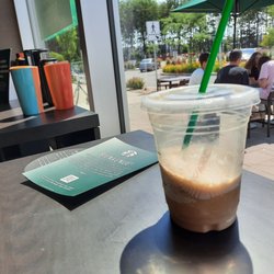 Starbucks - Super rafraîchissant .. très bon choix, suite a la suggestion du Barista .. merci