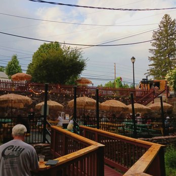 TA-Que - Outdoor dining area - Food Trucks Near Me - Simsbury, Connecticut TA-Que - Outdoor dining area - Food Trucks Near Me - Simsbury, Connecticut