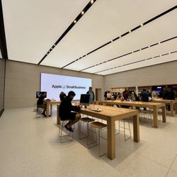Apple Irvine Spectrum Center