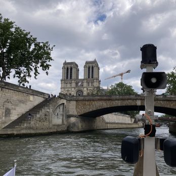 Vedettes du Pont Neuf - Notre Dame - Boat Charters Near Me - Paris, 75 Vedettes du Pont Neuf - Notre Dame - Boat Charters Near Me - Paris, 75