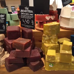 Lush - Jabones con propiedades divinas.¿. Será este lugar el cielo?