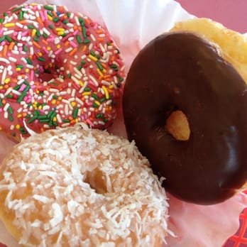 Christy's Donuts - So pity that my favorite Maple Bars are sold out....These are also good though.... - Donuts Near Me - Moreno Valley, California