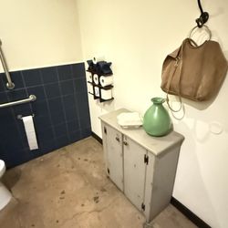 Nice bathroom