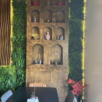 Phoenix - Traditional Decorations - Breakfast & Brunch Near Me - Temple Terrace, Florida