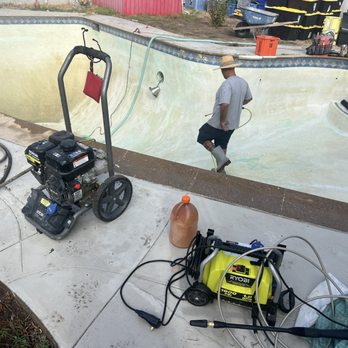 Duran Pool Plastering - Pool & Hot Tub Service Near Me - Baldwin Park, California