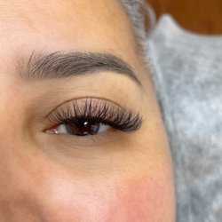 Lashitude Eyelash Extensions - YY Hybrid set