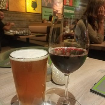 Moku Kitchen - Cocktail Bars Near Me - Honolulu, Hawaii