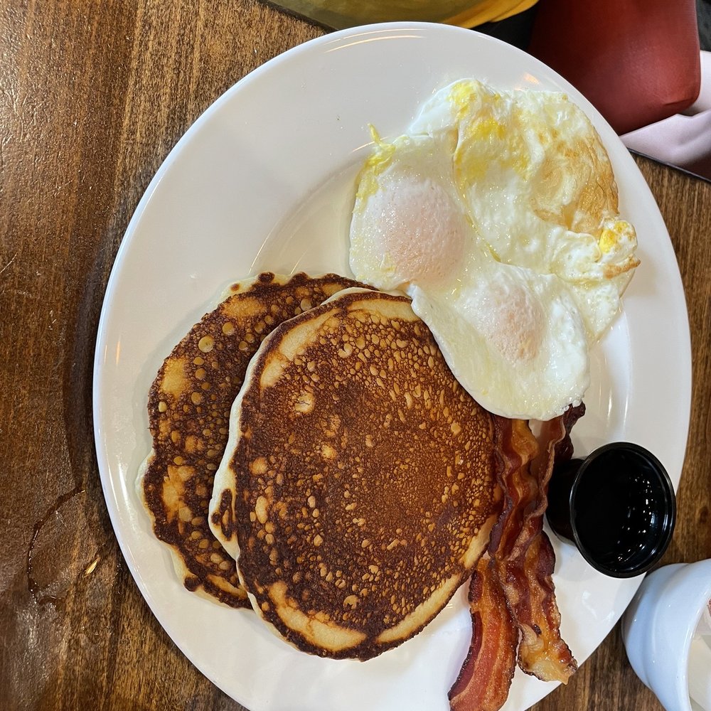 Cracker Barrel Old Country Store - Pancakes, bacon, and eggs - American Near Me - Council Bluffs, Iowa