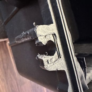American Airlines - Cosmetic damage on the other hasp. AA is complicit in baggage theft by spurious employees - Airlines Near Me - Reno, Nevada American Airlines - Cosmetic damage on the other hasp. AA is complicit in baggage theft by spurious employees - Airlines Near Me - Reno, Nevada