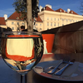 Halle - Coffee & Tea Near Me - Vienna, 9