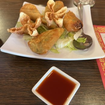 Ho - Wah - Wonton and egg roll appetizer - Chinese Near Me - Marina, California Ho - Wah - Wonton and egg roll appetizer - Chinese Near Me - Marina, California