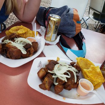 El Coco de Luis - Tostones con carne cerdo....y una Medalla! - Latin American Near Me - San Juan, Puerto Rico El Coco de Luis - Tostones con carne cerdo....y una Medalla! - Latin American Near Me - San Juan, Puerto Rico