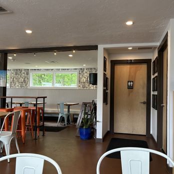 Blondie's Barbecue - Nice dining areas - Barbeque Near Me - Walpole, Massachusetts