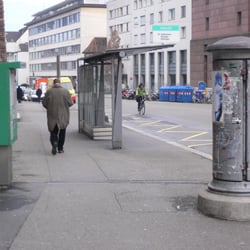 Bushaltestelle Universität - Endlich die Haltestelle des 34ers am Petersgraben