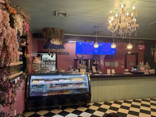 Alice in the Village by null