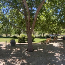 Riverstar Vineyards - The grounds