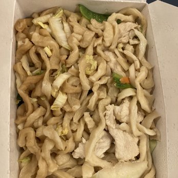 Snappy Dragon - Chicken Chow Mein with homemade egg noodles - Chinese Near Me - Seattle, Washington Snappy Dragon - Chicken Chow Mein with homemade egg noodles - Chinese Near Me - Seattle, Washington